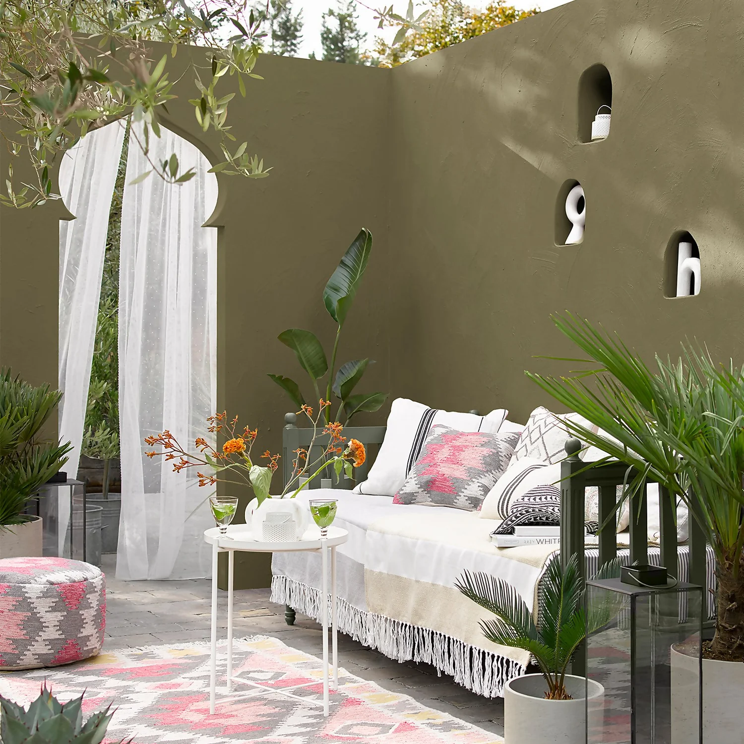 Sandtex Ultra Smooth Masonry Paint - Olive - 150ml 5 Sandtex Ultra Smooth Masonry Paint - Olive - 150ml - Image 3