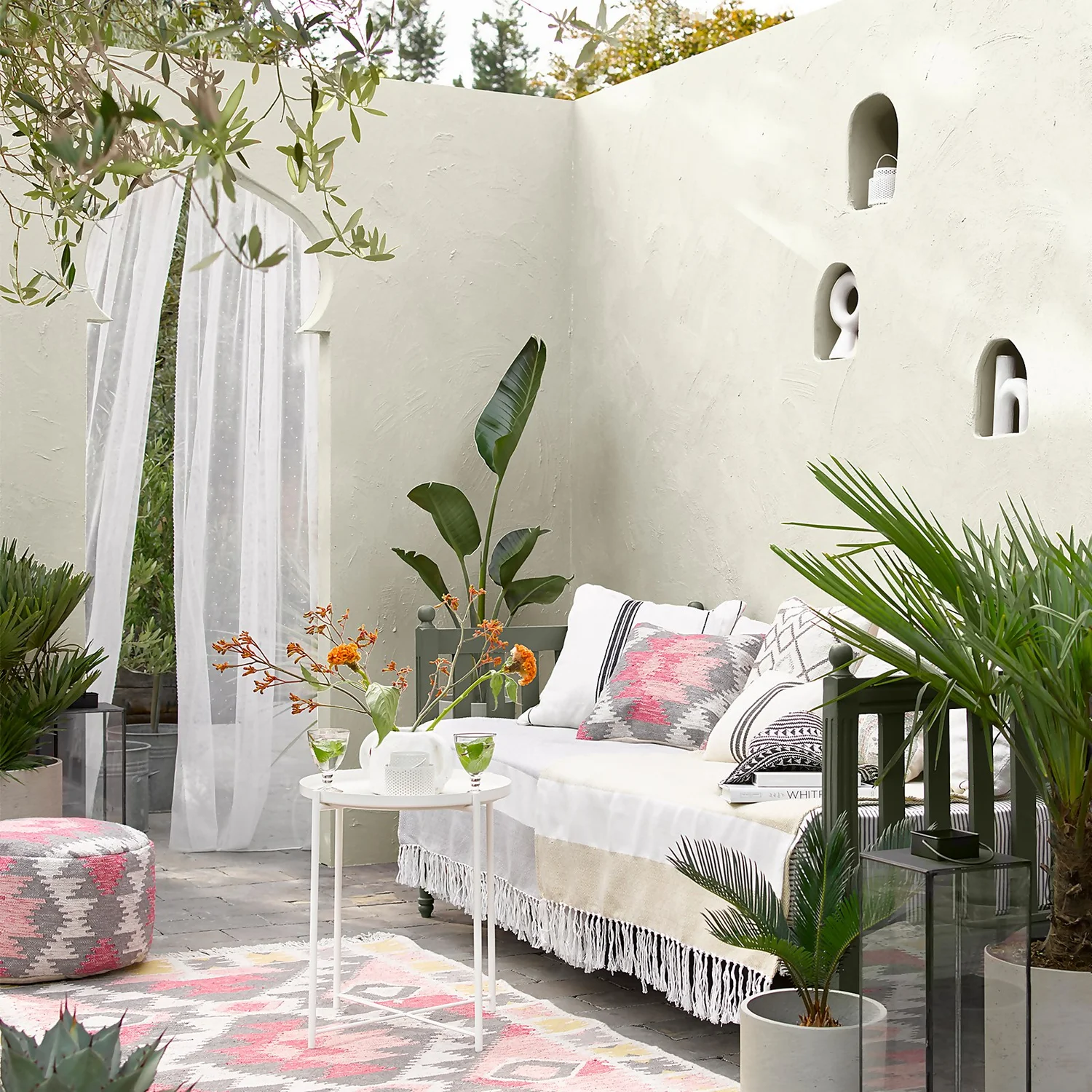 Sandtex Ultra Smooth Masonry Paint - Cotton Belt - 150ml 5 Sandtex Ultra Smooth Masonry Paint - Cotton Belt - 150ml - Image 3