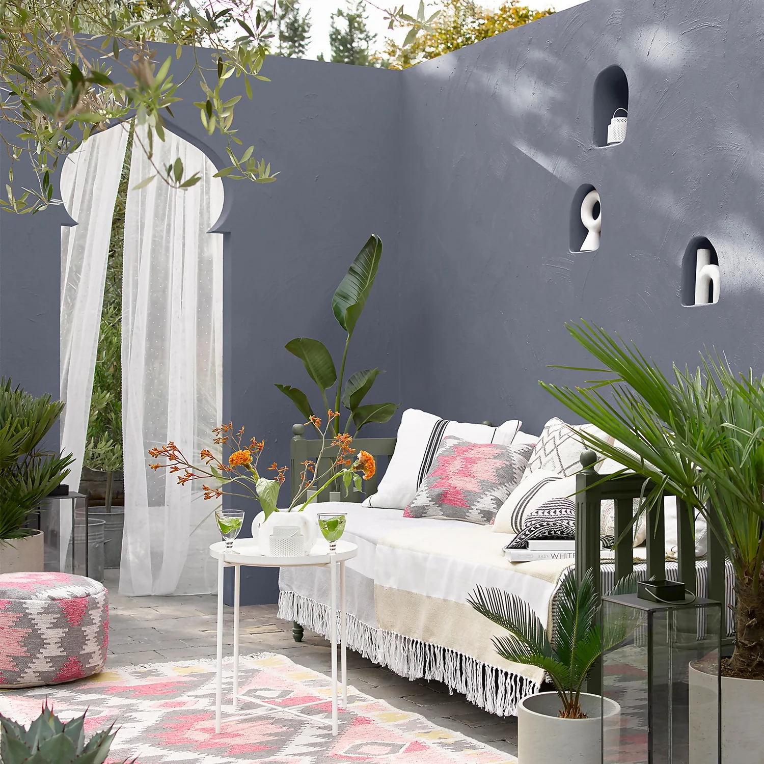 Sandtex® Ultra Smooth Masonry Paint Vermont Grey - 10L 5 Sandtex® Ultra Smooth Masonry Paint Vermont Grey - 10L - Image 3